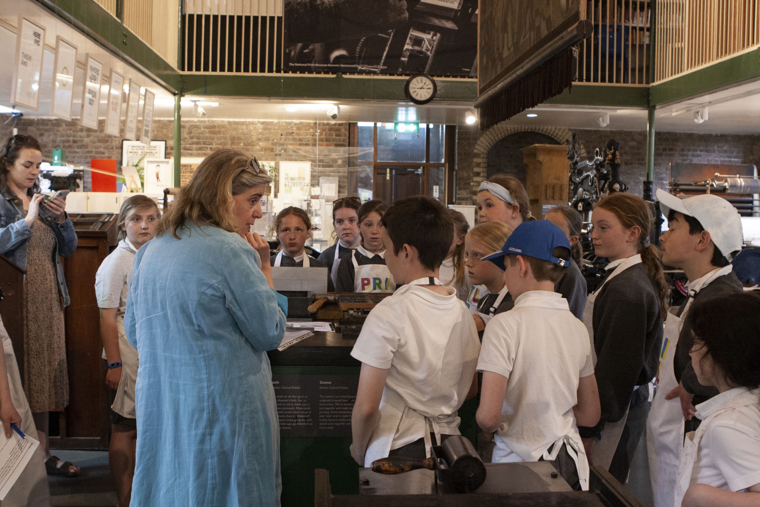 Dr Sinéad McCoole discussing the 1923 elections with second group of students from Glenbeg National School.