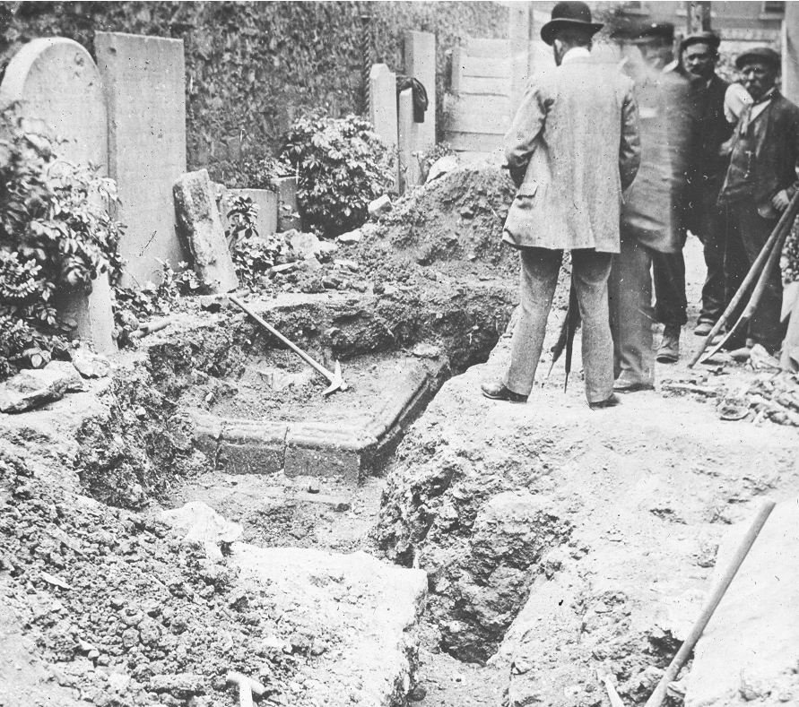 A large group of people survey the recent excavation works. Image courtesy of the Representative Church Body Library from ‘Digging for Emmet: Ghostly images from Dublin’s past brought back to life through digitization’ by Bryan Whelan.